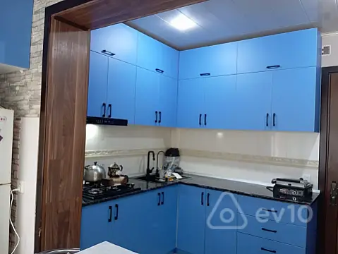 Satılır 3 otaqlı köhnə tikili 90 m²