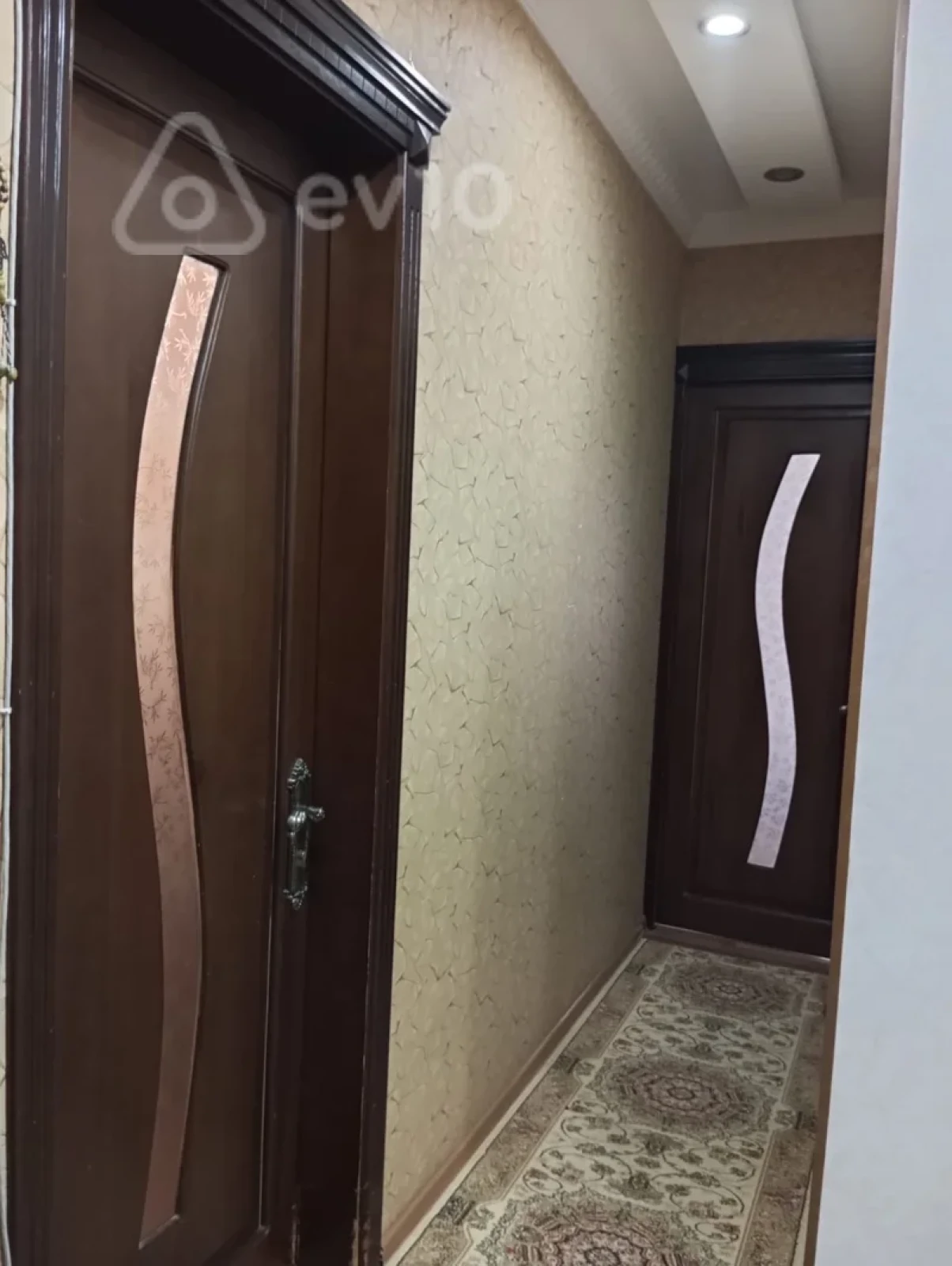 Satılır 3 otaqlı köhnə tikili 90 m²