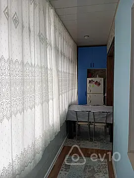 Satılır 3 otaqlı köhnə tikili 90 m²