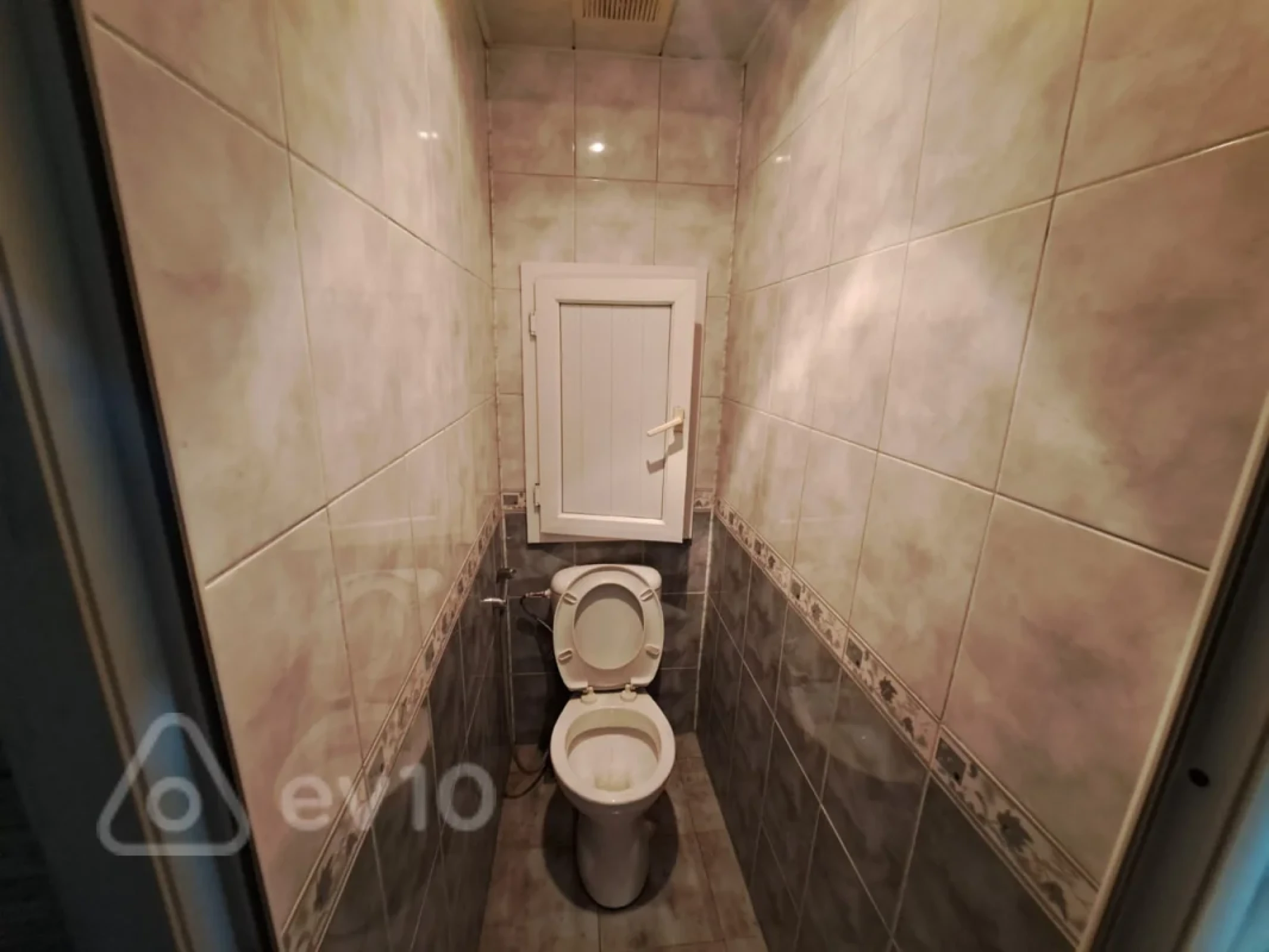 Satılır 2 otaqlı köhnə tikili 55 m²