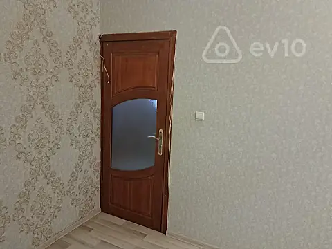 Satılır 2 otaqlı köhnə tikili 55 m²