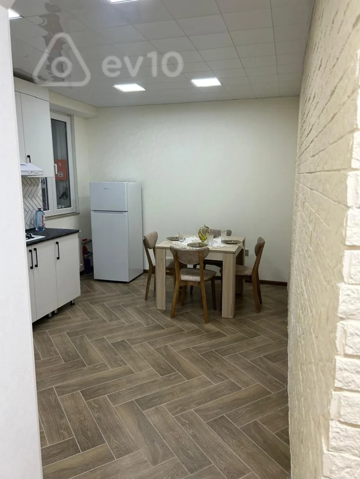 Kirayə verilir 1 otaqlı köhnə tikili 43 m²
