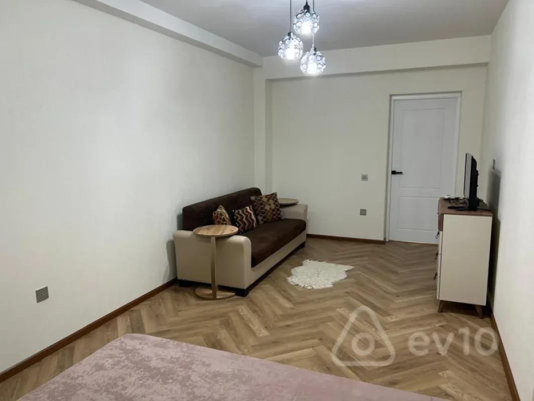 Kirayə verilir 1 otaqlı köhnə tikili 43 m²