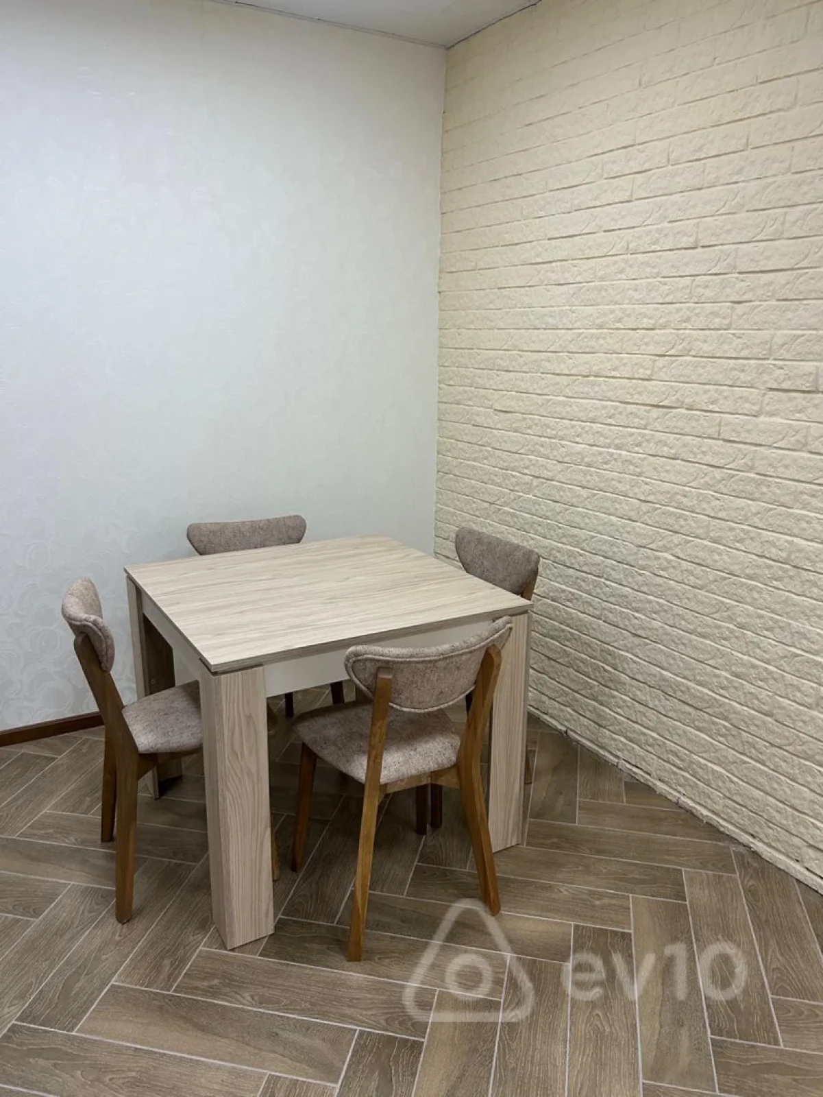 Kirayə verilir 1 otaqlı köhnə tikili 43 m²