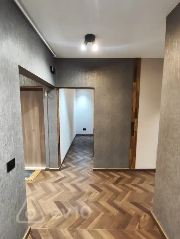 Satılır 2 otaqlı köhnə tikili 64 m²