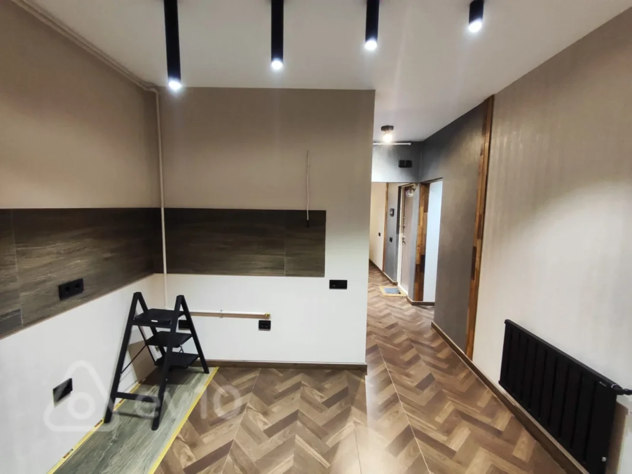 Satılır 2 otaqlı köhnə tikili 64 m²