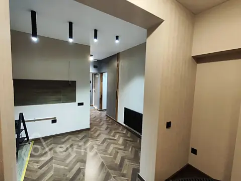 Satılır 2 otaqlı köhnə tikili 64 m²