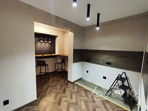 Satılır 2 otaqlı köhnə tikili 64 m²