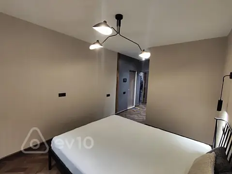 Satılır 2 otaqlı köhnə tikili 64 m²