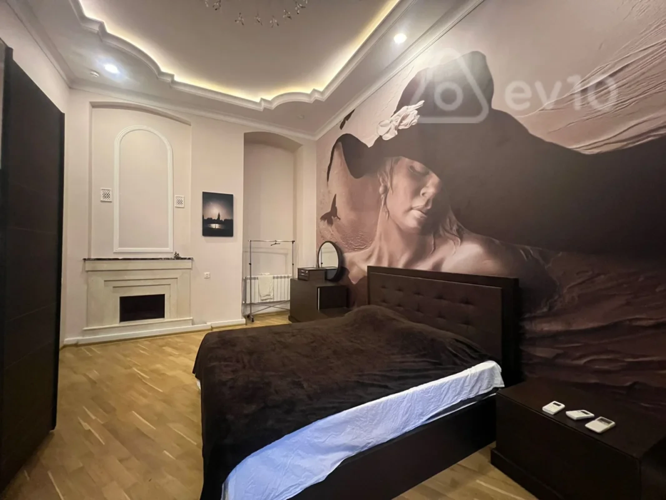 Kirayə verilir 4 otaqlı köhnə tikili 175 m²