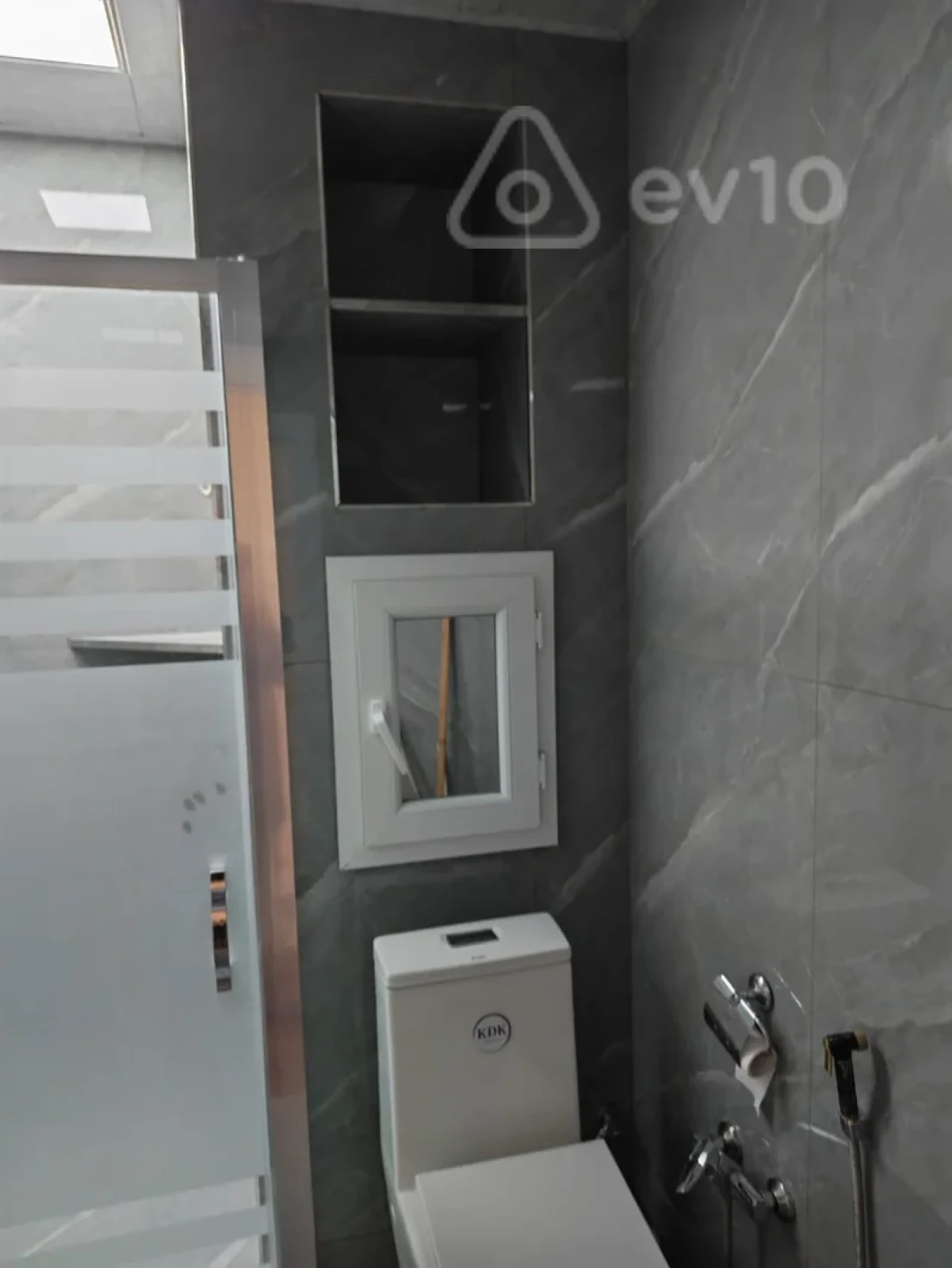 Satılır 3 otaqlı köhnə tikili 100 m²