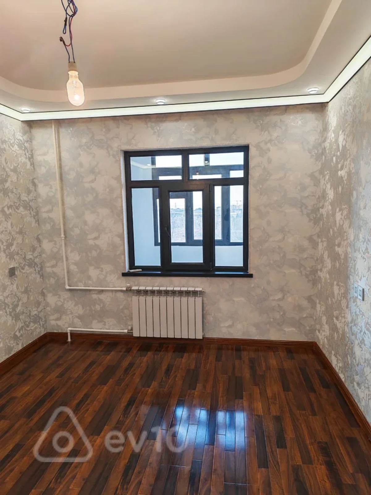 Satılır 3 otaqlı köhnə tikili 100 m²