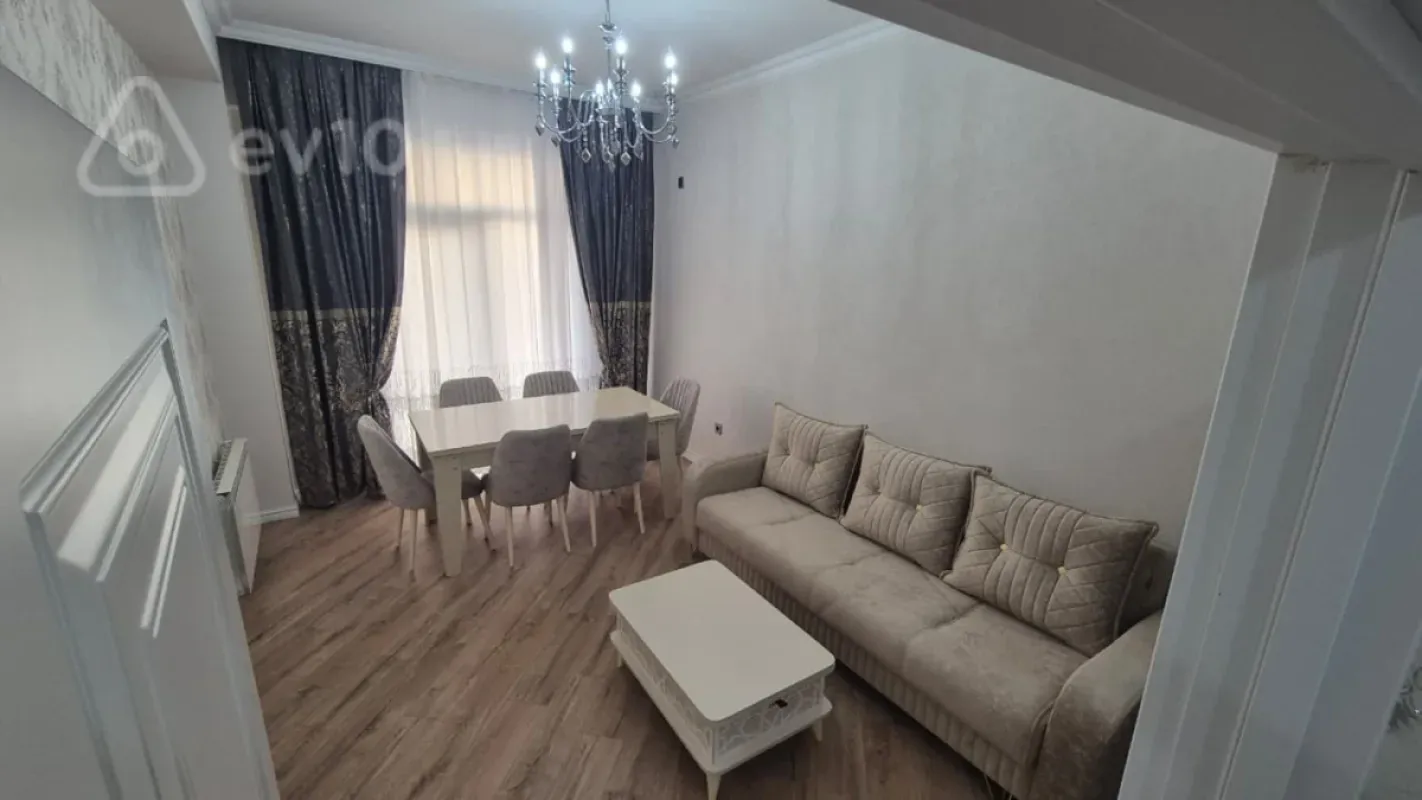 Kirayə verilir 2 otaqlı yeni tikili 65 m²