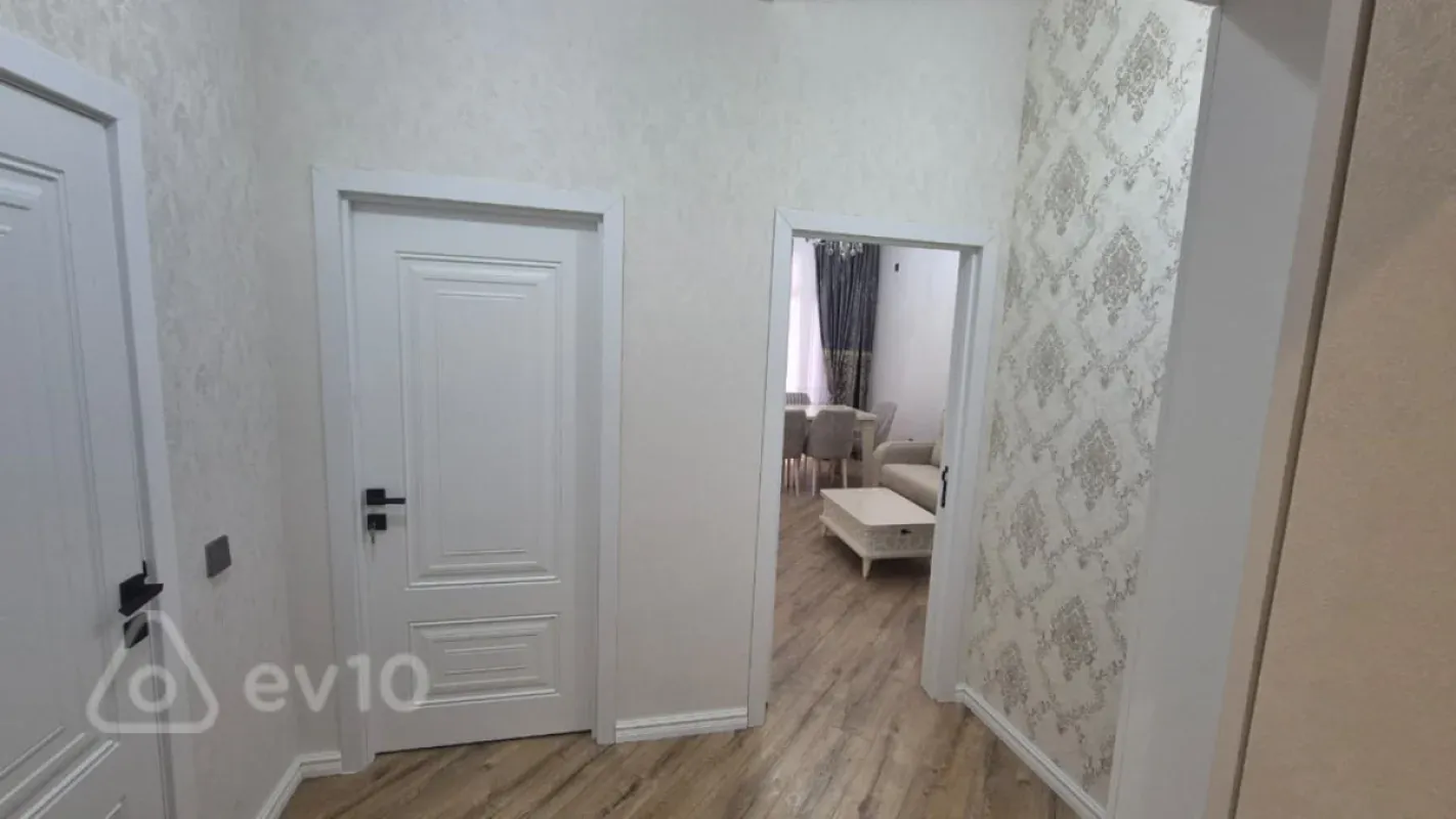 Kirayə verilir 2 otaqlı yeni tikili 65 m²