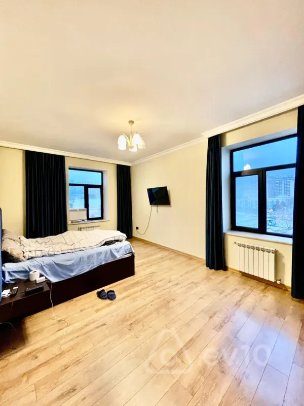 Kirayə verilir 3 otaqlı yeni tikili 150 m²