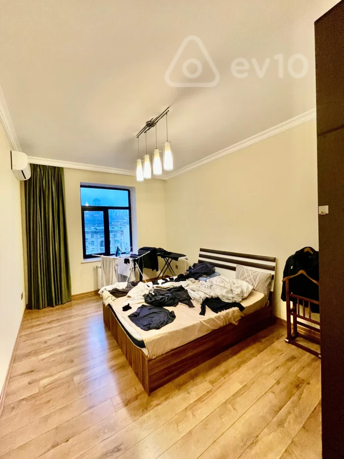 Kirayə verilir 3 otaqlı yeni tikili 150 m²