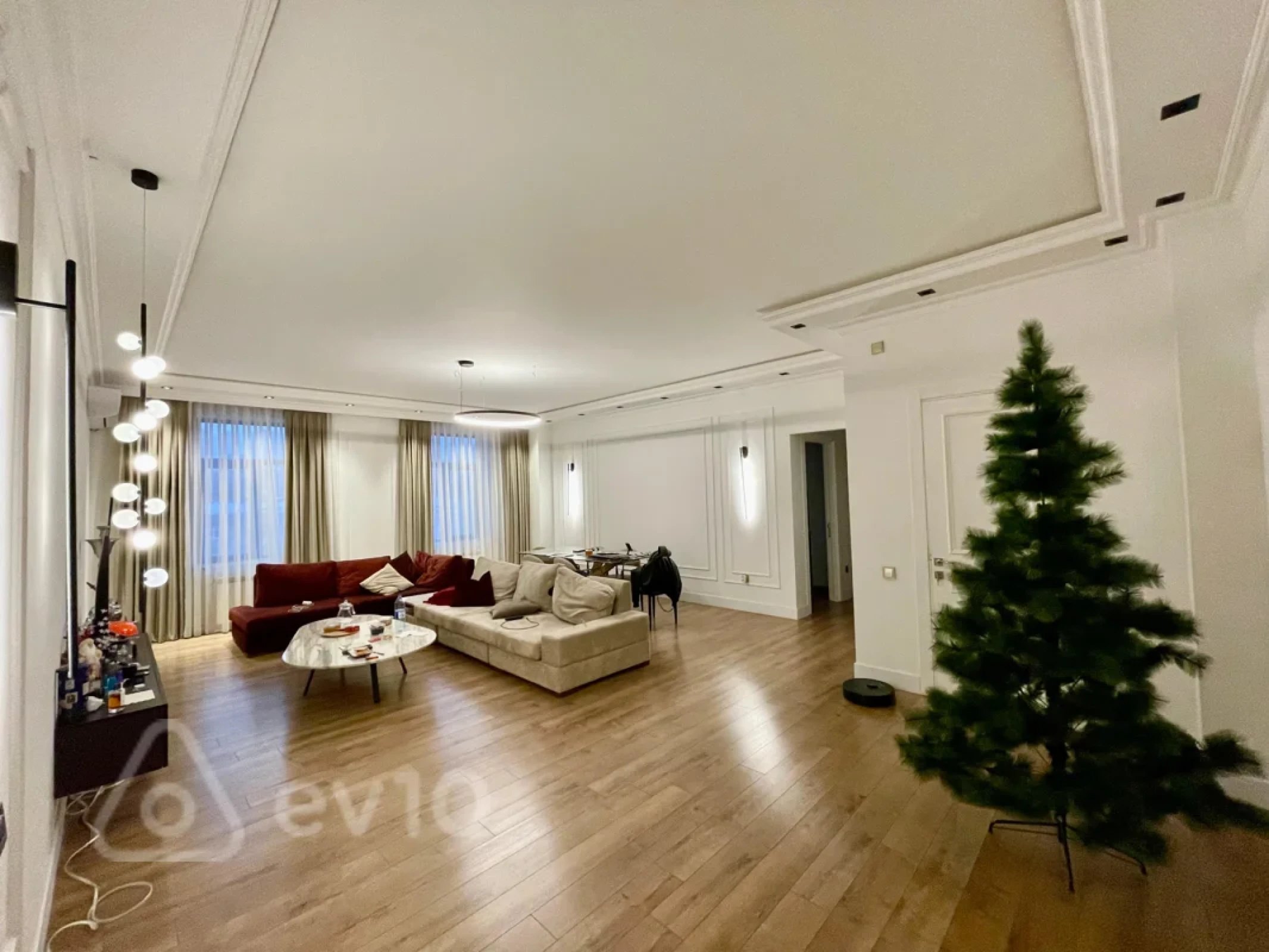 Kirayə verilir 3 otaqlı yeni tikili 150 m²