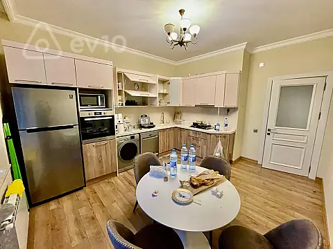 Kirayə verilir 3 otaqlı yeni tikili 150 m²