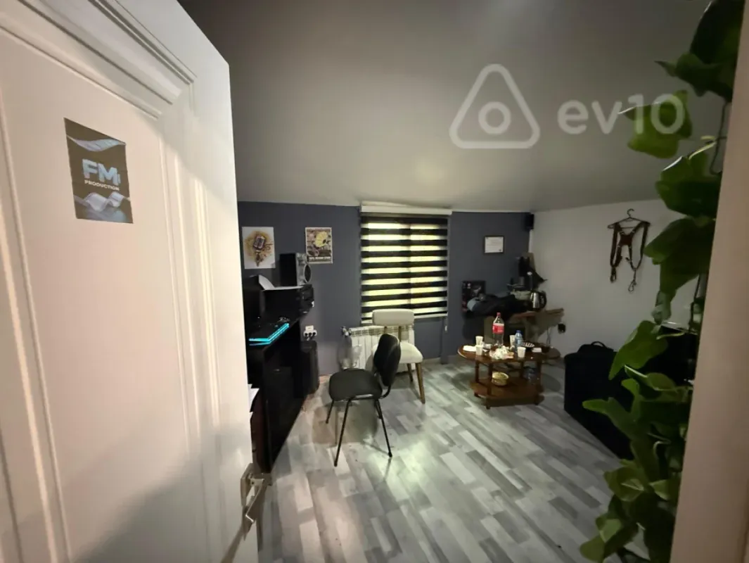 Kirayə verilir mənzil 250 m²