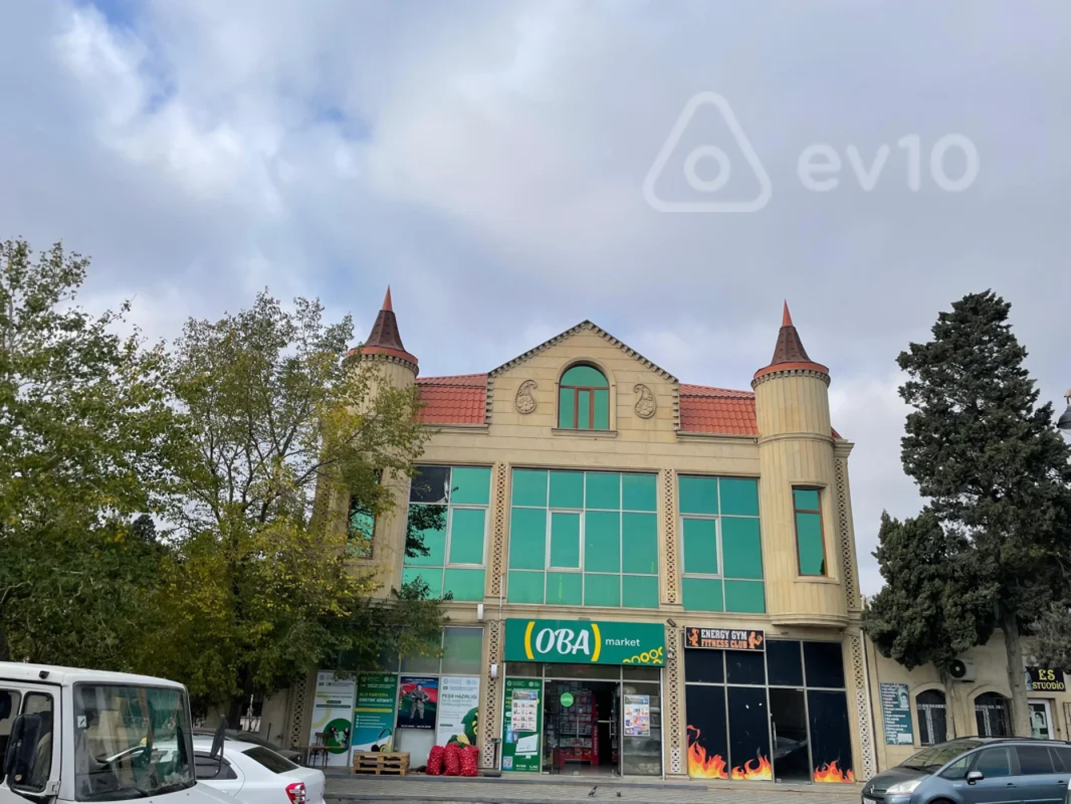 Kirayə verilir mənzil 250 m²