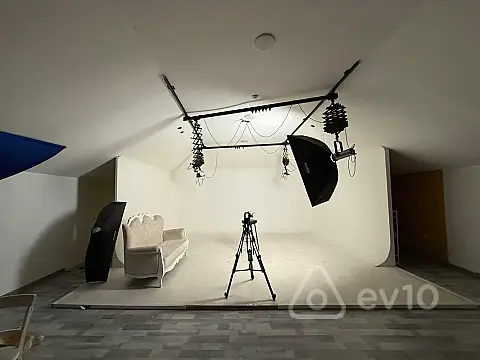 Kirayə verilir mənzil 250 m²