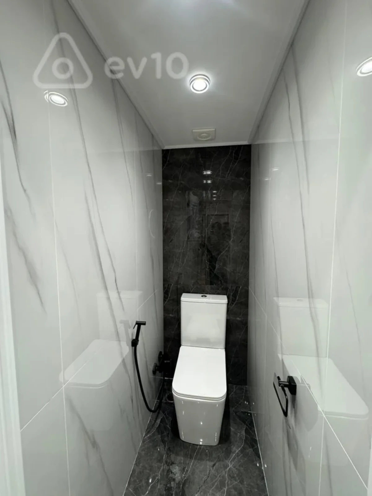 Satılır 3 otaqlı köhnə tikili 75 m²