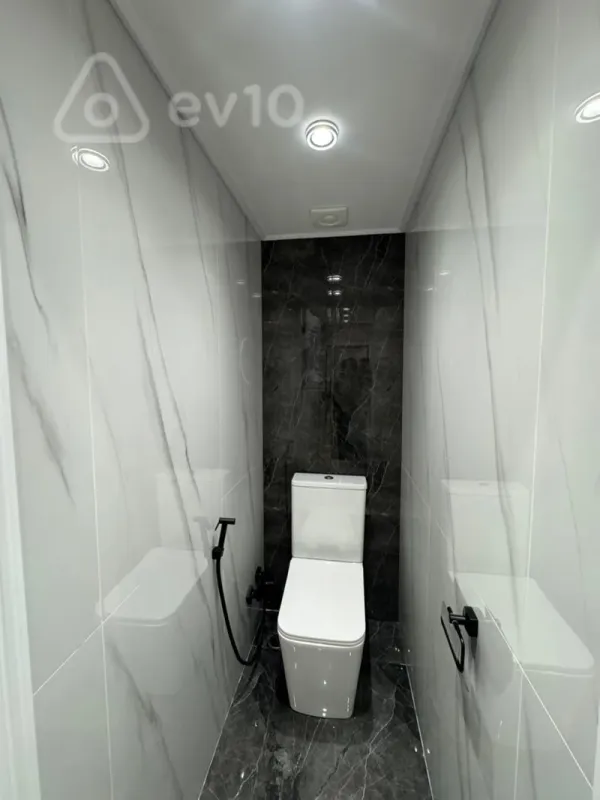 Satılır 3 otaqlı köhnə tikili 75 m²