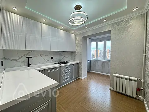 Satılır 3 otaqlı köhnə tikili 75 m²