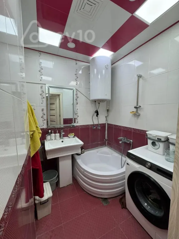 Satılır 3 otaqlı köhnə tikili 75 m²