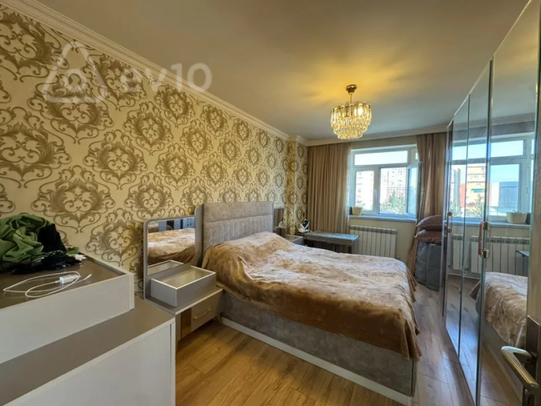 Satılır 3 otaqlı köhnə tikili 75 m²