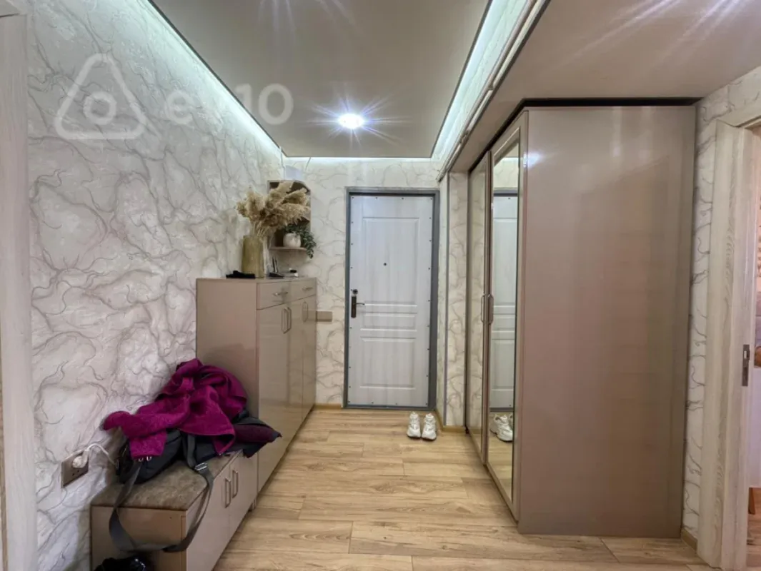 Satılır 3 otaqlı köhnə tikili 75 m²