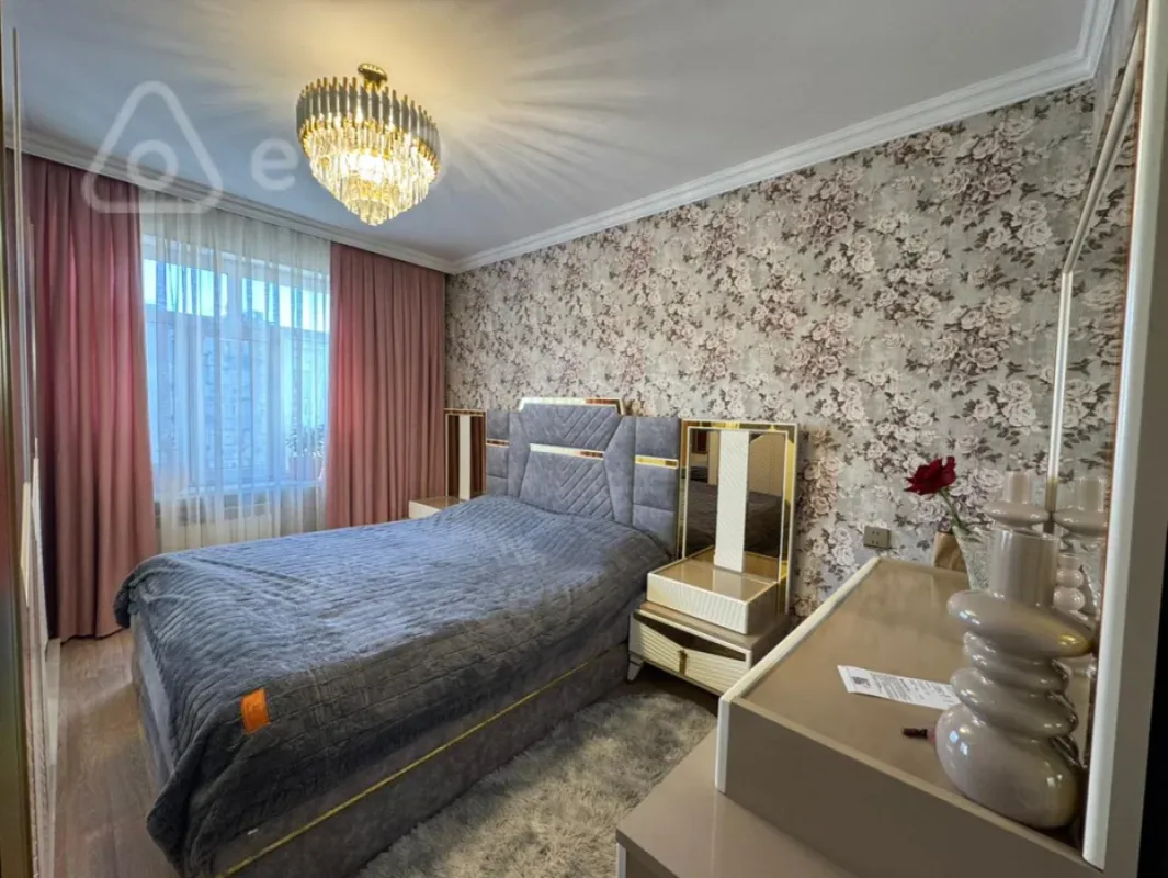 Satılır 3 otaqlı köhnə tikili 75 m²