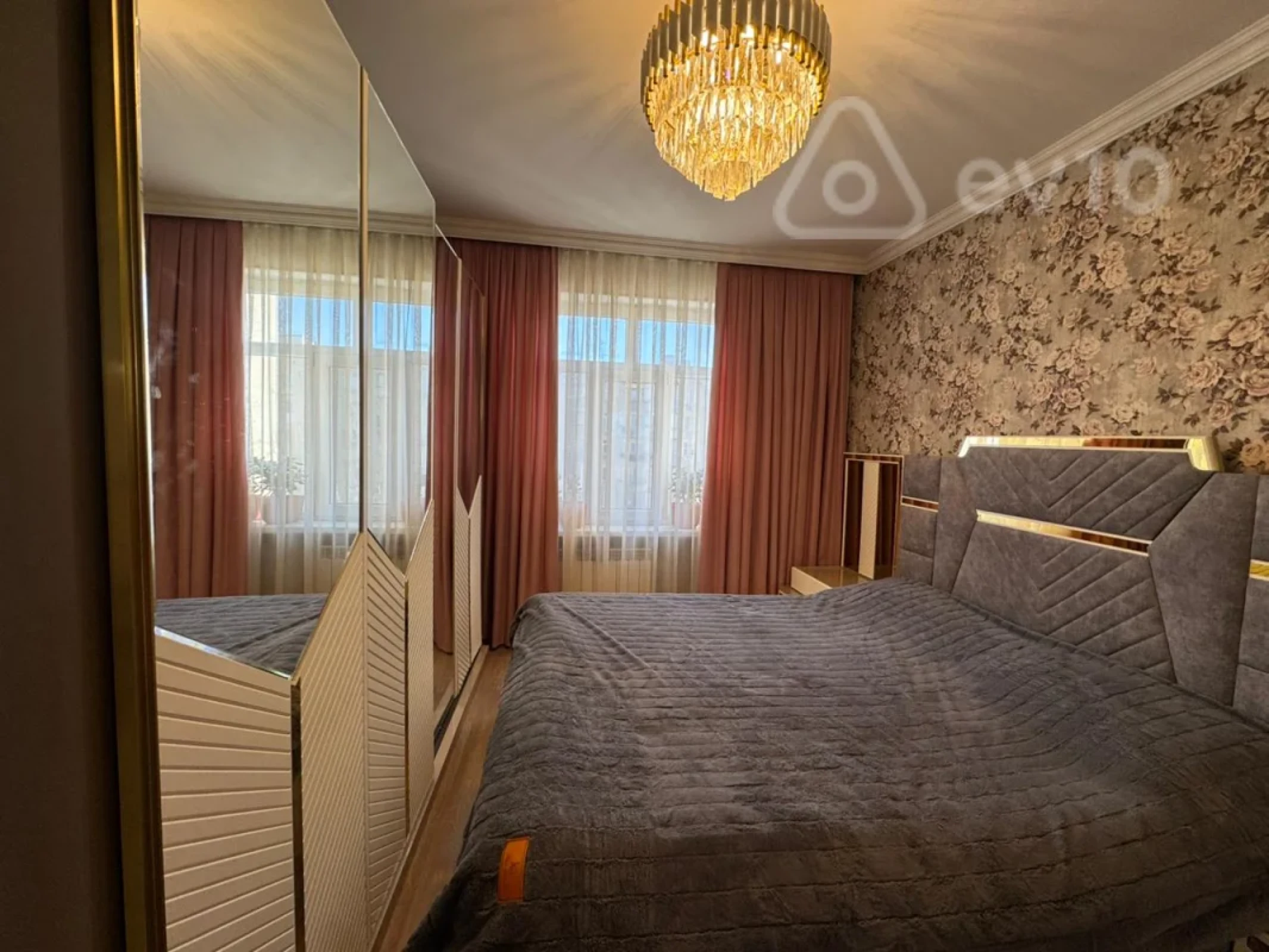 Satılır 3 otaqlı köhnə tikili 75 m²