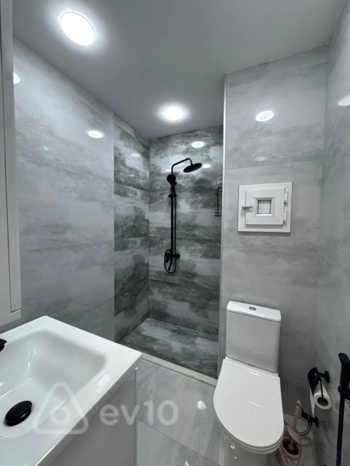 Satılır 2 otaqlı köhnə tikili 45 m²