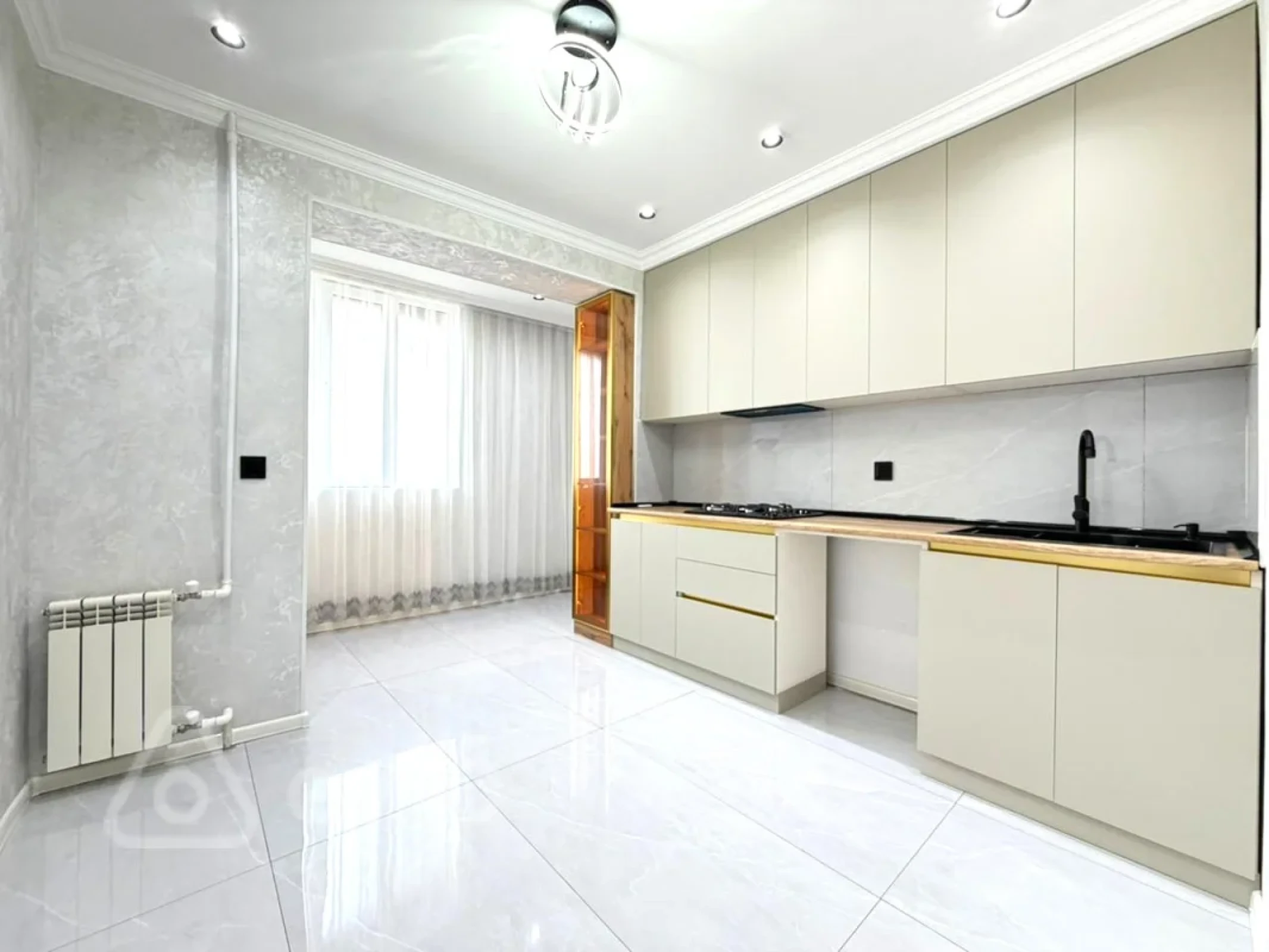 Kirayə verilir 3 otaqlı köhnə tikili 82 m²