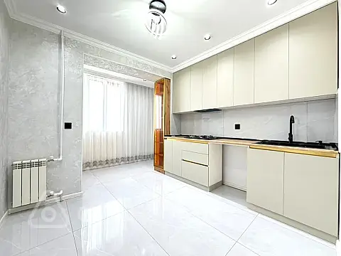 Kirayə verilir 3 otaqlı köhnə tikili 82 m²