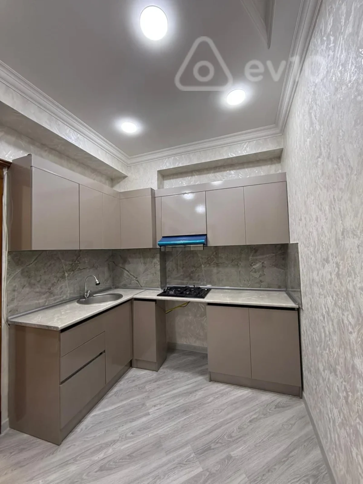 Satılır 2 otaqlı yeni tikili 66 m²
