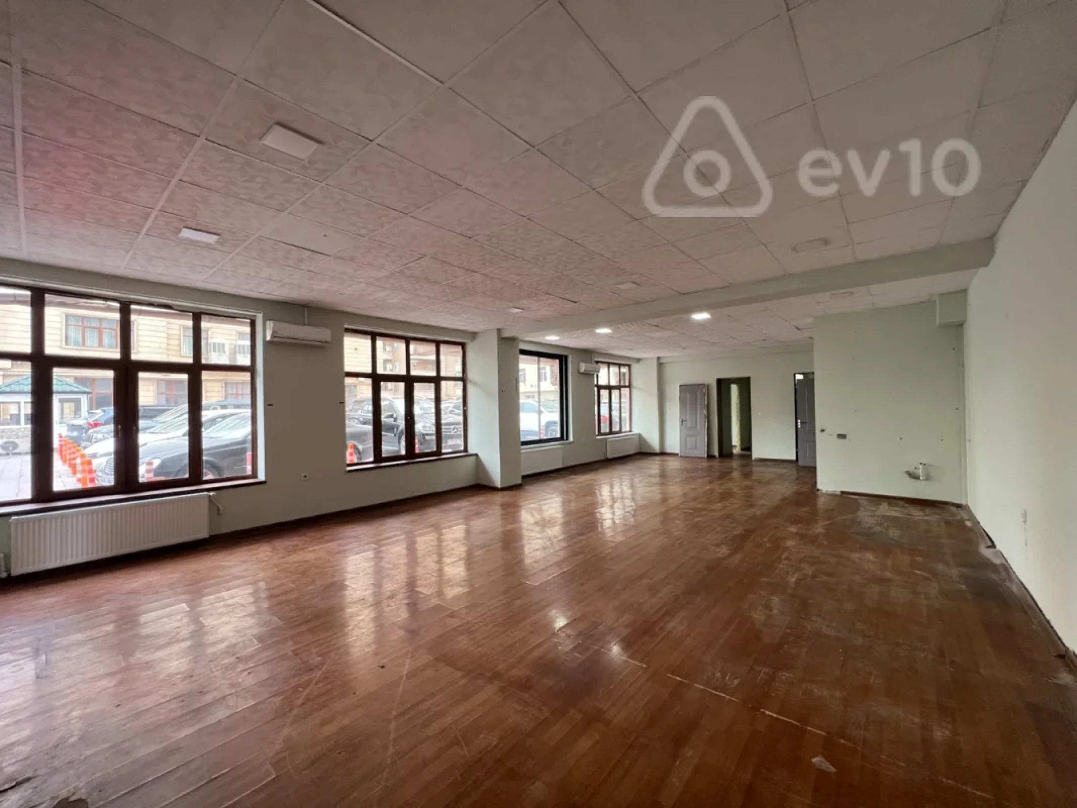 Kirayə verilir 3 otaqlı ofis 150 m²
