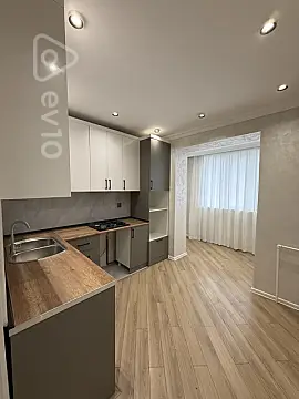 Satılır 3 otaqlı köhnə tikili 85 m² — Bakı, Nizami 3 otaq 85.00 m²