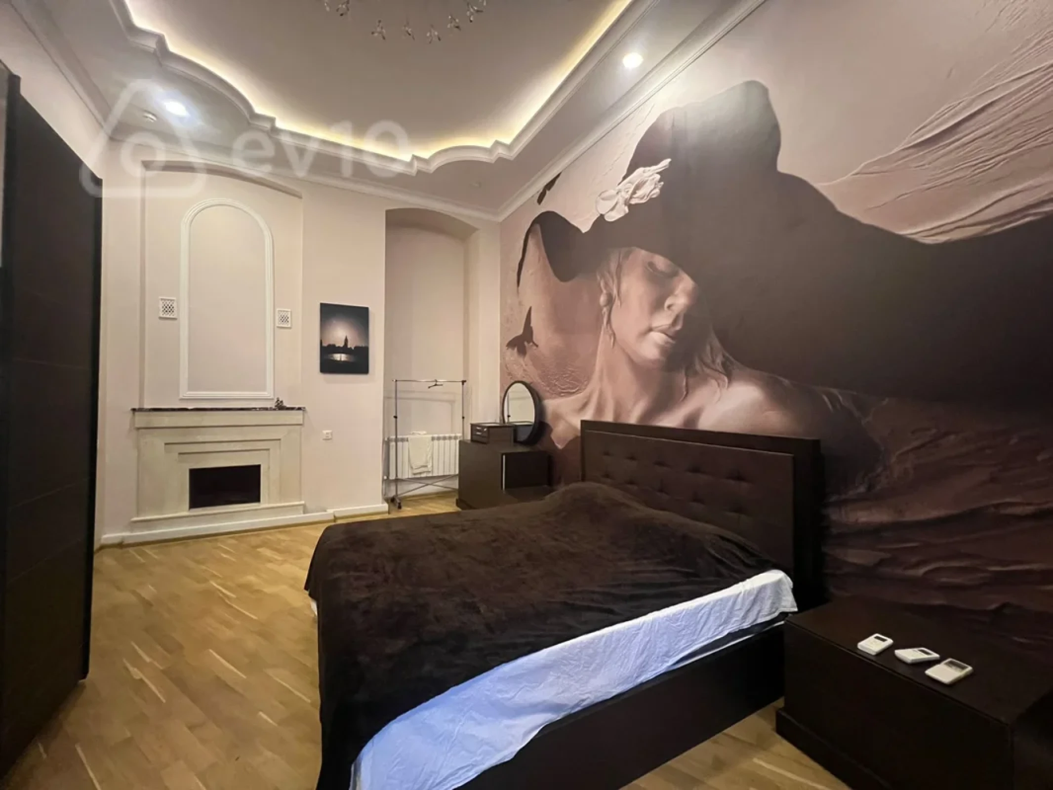 Kirayə verilir 4 otaqlı köhnə tikili 200 m²