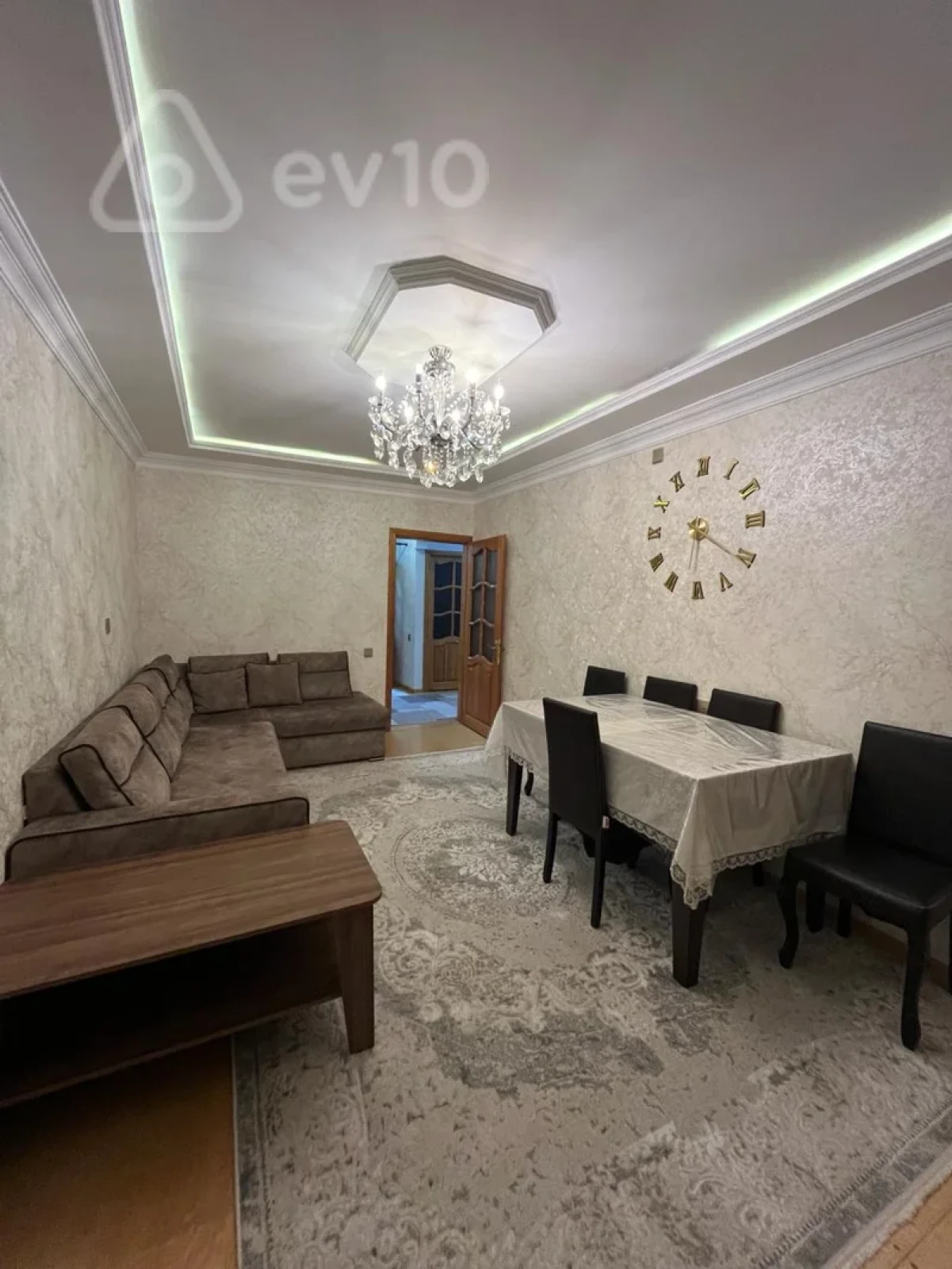 Satılır 5 otaqlı köhnə tikili 110 m²