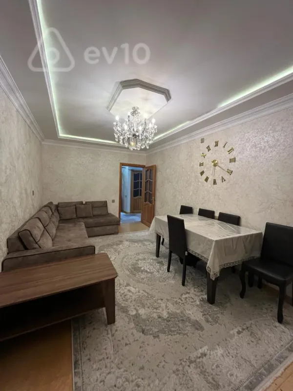 Satılır 5 otaqlı köhnə tikili 110 m²