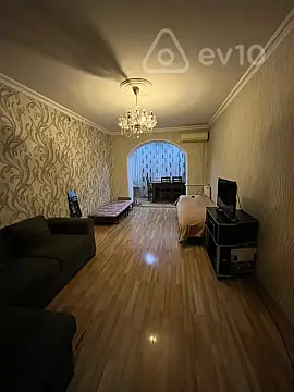 Kirayə verilir 2 otaqlı köhnə tikili 75 m²