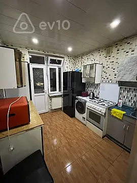 Kirayə verilir 2 otaqlı köhnə tikili 75 m²