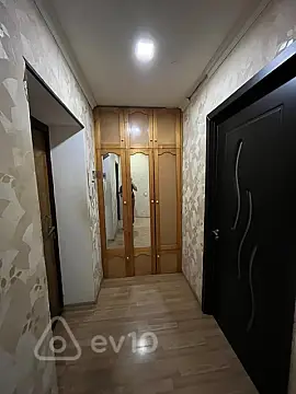 Kirayə verilir 2 otaqlı köhnə tikili 75 m²