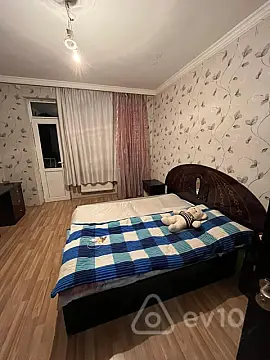 Kirayə verilir 2 otaqlı köhnə tikili 75 m²