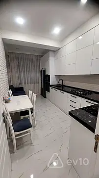Kirayə verilir 3 otaqlı yeni tikili 100 m²