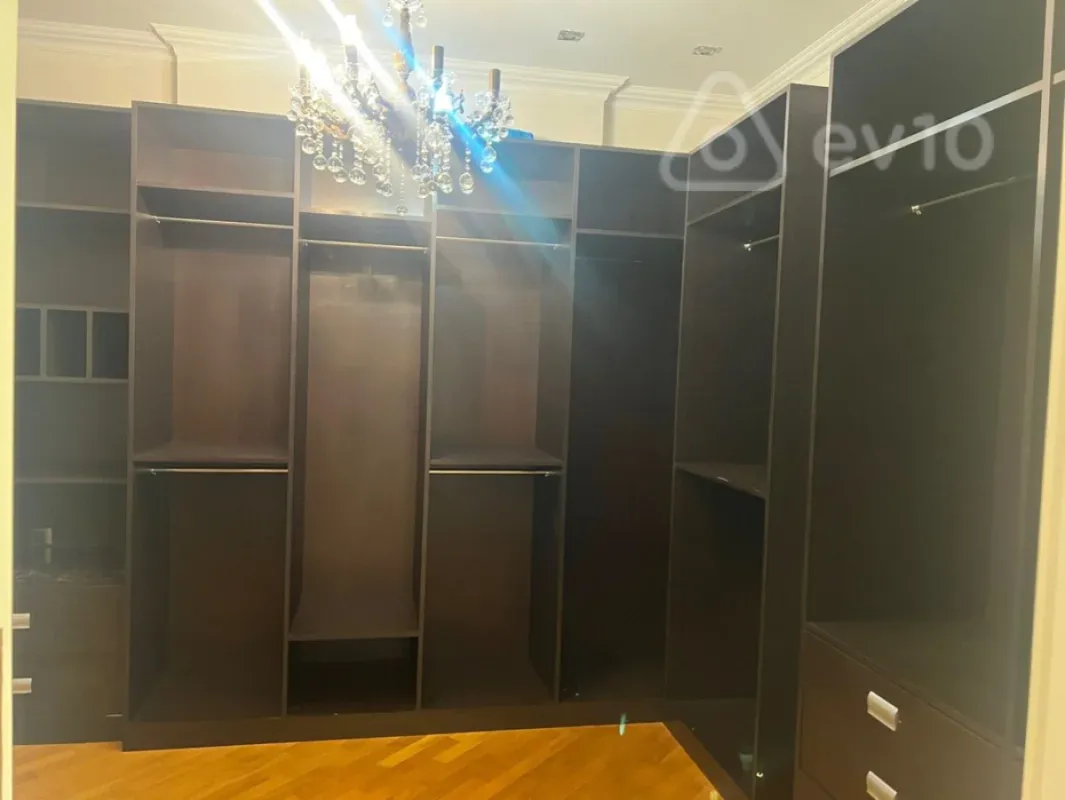 Kirayə verilir 4 otaqlı yeni tikili 170 m²