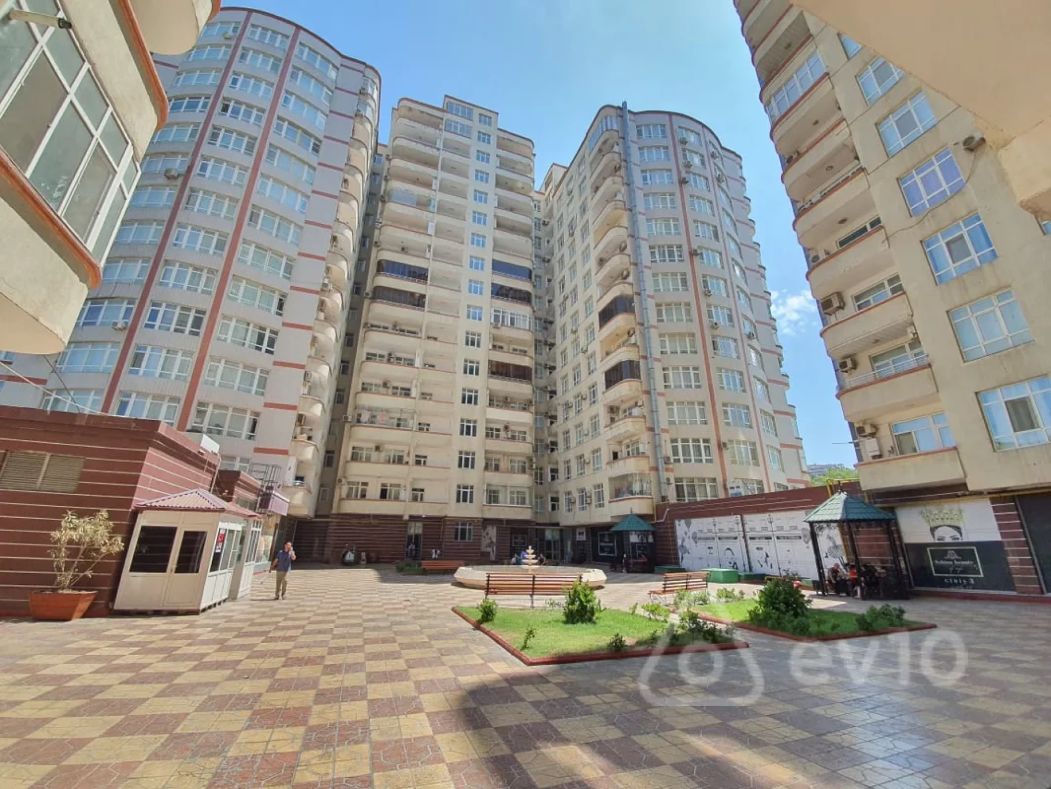 Kirayə verilir 4 otaqlı yeni tikili 170 m²