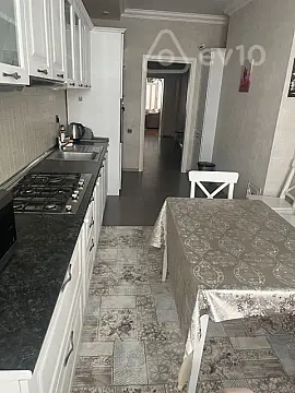 Kirayə verilir 4 otaqlı yeni tikili 170 m²